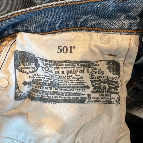 Levi’s 501 High Rise Distressed Straight Leg Cropped Jeans Size 27 - Picture 5 of 6